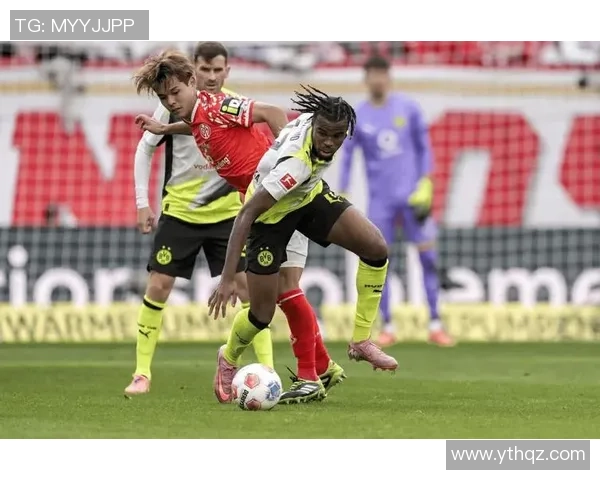 德甲精彩对决：里昂逆转多特蒙德红牌争议引发全场热议