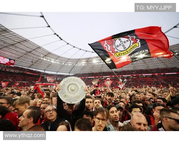 意甲激战阿森纳与曼联战成平局红牌事件引发全场热议与争议