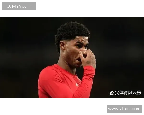 欧联杯惊天冷门巴黎圣日耳曼大胜巴萨红牌事件引发全场热议