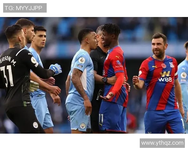 友谊赛莱比锡与曼联战平争议判罚引发全场热议 友谊赛莱比锡与曼联战平争议判罚引发全场热议