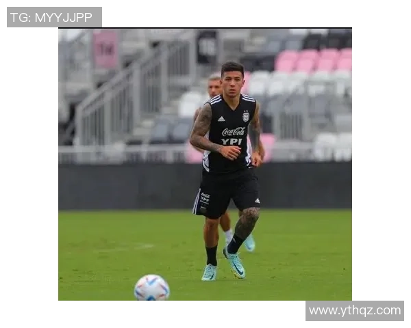 意甲激战:多特蒙德逆转本菲卡精彩瞬间引爆全场转会传闻不断 意甲激战:多特蒙德逆转本菲卡精彩瞬间引爆全场转会传闻不断