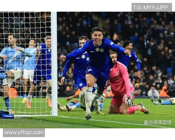 欧冠激战切尔西逆转里昂绝杀瞬间引发全场狂欢与热议