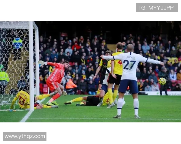 西甲精彩对决AC米兰大胜拜仁乌龙球引发争议判罚全场沸腾